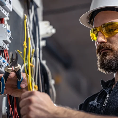 Buraq Tecnical Electrical Maintenance Company in Dubai Emergency Electrician